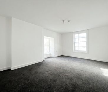 3 bedroom flat to rent - Photo 5