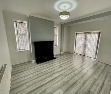 3 bedroom end of terrace house to rent - Photo 1