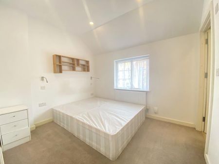 Studio to rent - Photo 2