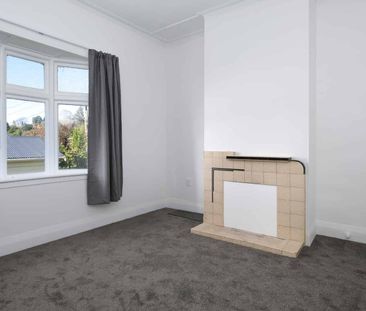 Renovated Three Bedroom Home - Photo 3