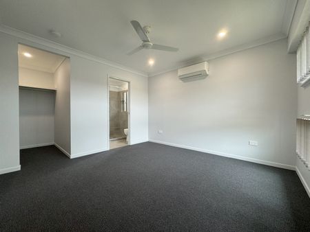 ELEGANT 4 BEDROOM FAMILY HOME - Photo 5