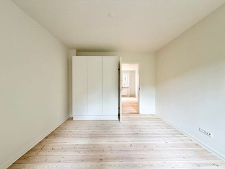 Moderne 2-værelses lejlighed i Odense C med lys og stil - Photo 4