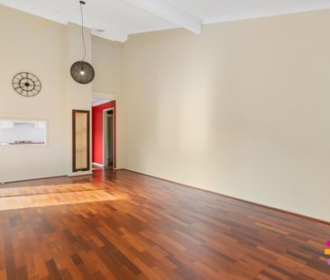 Charming Villa - Great Location - Photo 5