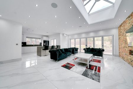 Saddlescombe Way, London N12 - Photo 3