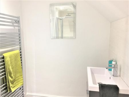 1 bedroom in a house share to rent - Photo 5