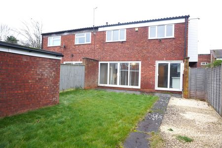 Sutton Close, Redditch - Photo 4