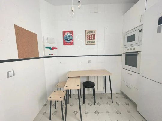 Piso de alquiler en Fernán González, Ibiza de Madrid - Photo 1