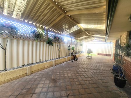 Low-Maintenance 3-Bedroom Unit - Photo 2