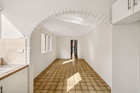 6 Phillip Street, Newtown NSW 2042 - House For Rent | Domain - Photo 5