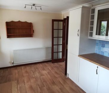 3 bedroom semi-detached house to rent - Photo 4