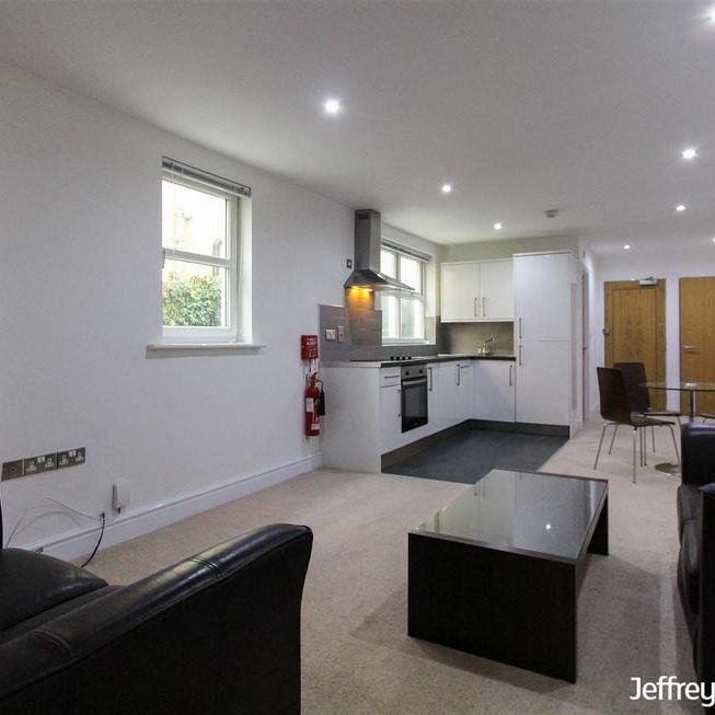 1 bedroom flat to rent - Photo 1