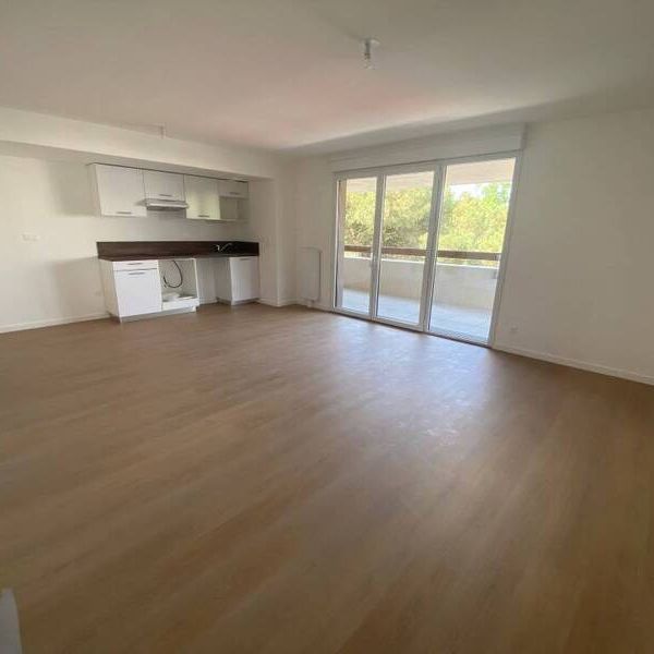 Appartement 4 pièces - - Photo 1