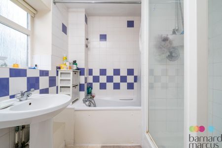 1 Fallowfields Drive, North Finchley - Photo 5