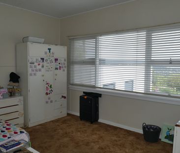 RETRO HOME WITH VIEWS OF TOWN - Photo 5