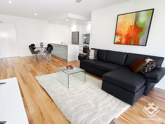 Beautiful 2 bed 2.5 bath in Toowong - Photo 1