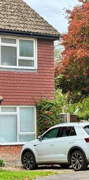 Arnett Avenue, Finchampstead, RG40 - Photo 1