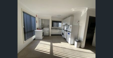 Two bedrooms free standing home. - Photo 5