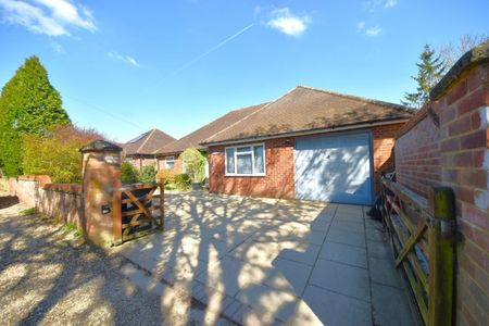 Heathbourne, Magpie Lane, Flackwell Heath,HP10 - Photo 4