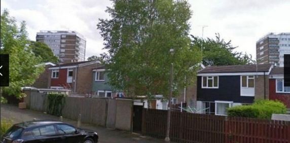 4 Bed - Bantock Way, Harborne, Birmingham - Photo 2