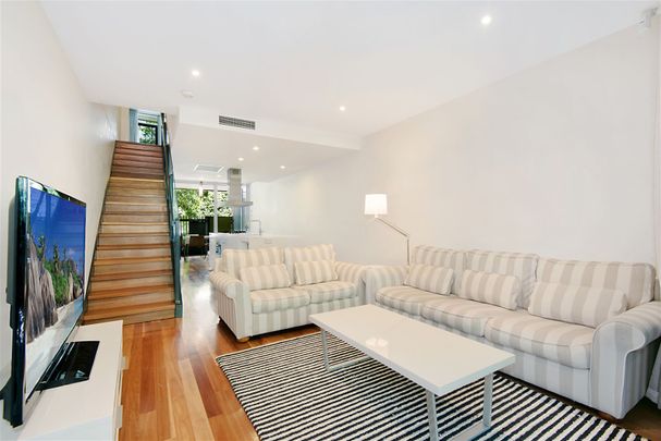 2/28 Cordelia Street, South Brisbane QLD 4101 - Townhouse For Rent | Domain - Photo 1