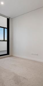 Modern 2 bedroom apartment with great views - Photo 3