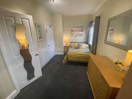 Ensuite Double Room, South, LN5 - Photo 4