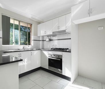 Modern 2 Bedroom Apartment Close to All Amentites - Photo 3