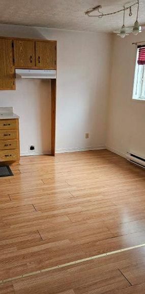 1 CH - 1 SDB - Windsor - $825 /mo - Photo 1
