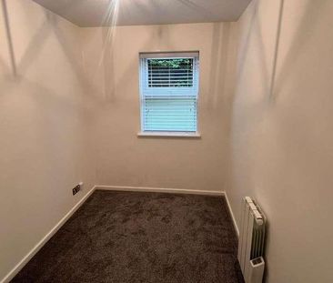 Lower Furney Close, High Wycombe, HP13 - Photo 3