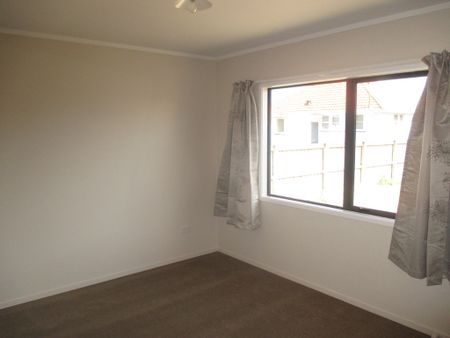 Charming two bedroom home - Photo 4