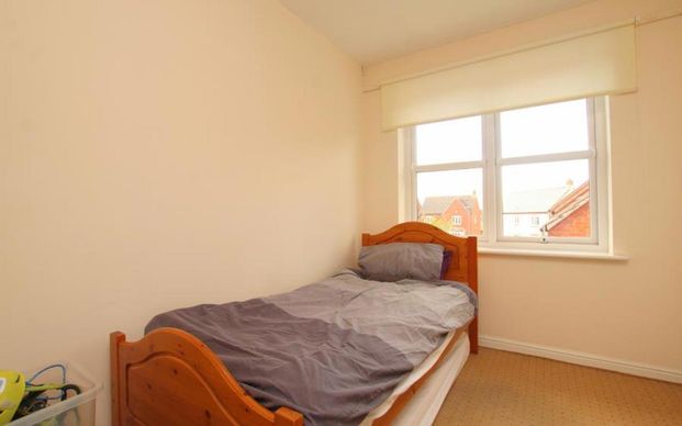 Modern two bedroom apartment within walking distance to Southmead Hospital, on good bus routes to Bristol town centre. - Photo 1