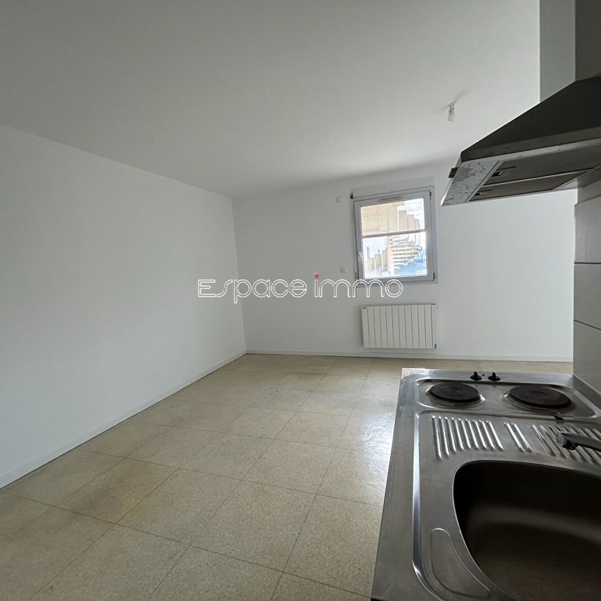 Location Appartement 1 pièce 26m² LE GRAND QUEVILLY 76120 - Photo 1