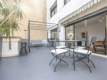 Pleasant 2-bedroom penthouse with terrace for rent in Pla del Real - Photo 2
