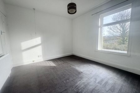 Lister Avenue - Photo 3