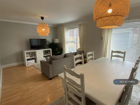 2 bedroom terraced house to rent - Photo 2