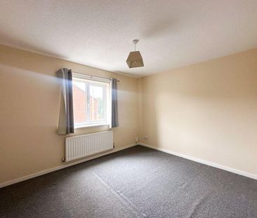 2 bedroom semi-detached house to rent - Photo 3