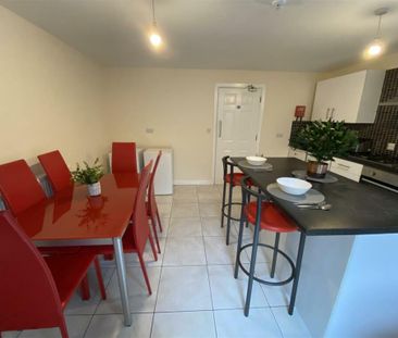 Hearsall Lane Room 6 - Photo 3