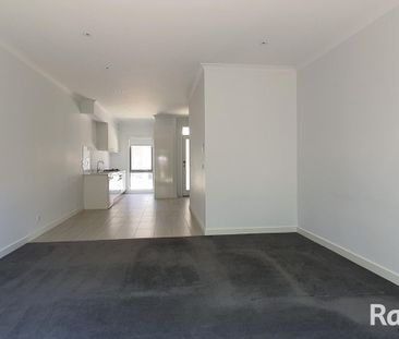 Luxury Townhouse Living - Photo 4