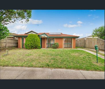 Spacious 3 Bedroom Home with Large Backyard for Rent - Photo 2