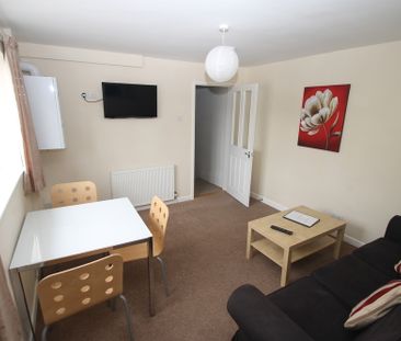 3 Bedroom | 18 North Road East, Top Floor Flat, PL4 6AS - Photo 5