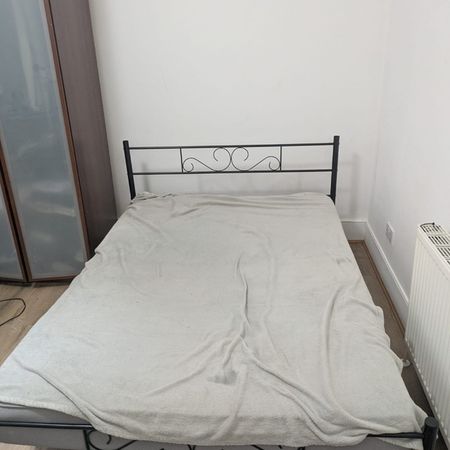 Room in a Shared House, Southend Road, E6 - Photo 3