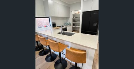 PERFECT SIZE FAMILY HOME - Photo 5