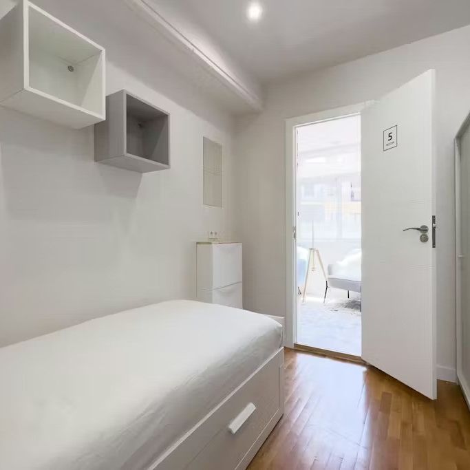 Ronda de Sant Pere, Barcelona, Catalonia 08010 - Photo 1