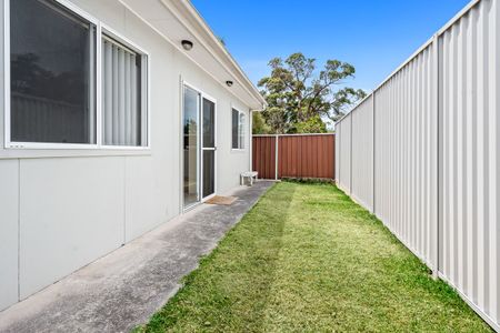 Contemporary & Convenient, Private One Bedroom Flat - Photo 4