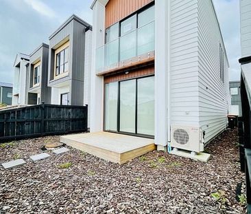 Lovingly 3Bedroom house in PAPAKURA - Photo 3