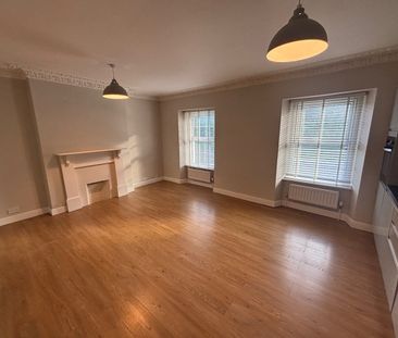 2 Bed Flat, Hotwell Road, BS8 - Photo 1