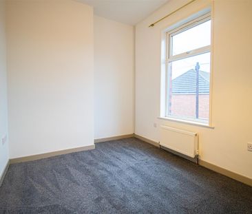 2-Bed Terraced House to Let on Crown Street, Preston - Photo 3