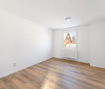 Frisch sanierte 2-Zimmer-Wohnung im Erstbezug mit Terrasse & Stellp... - Foto 1