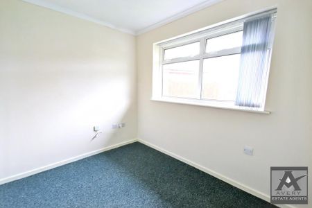 2 bedroom semi-detached house to rent - Photo 3