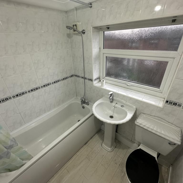 Seddon Avenue, Manchester, M18 - Photo 1